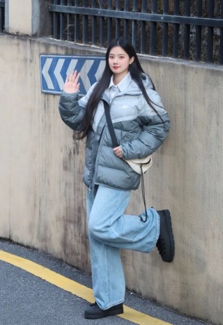 Nike Colorblock Puffer Jacket Grey White view 2