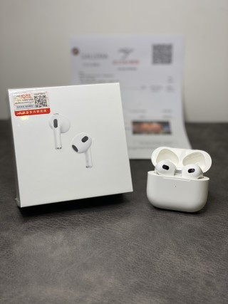 Apple AirPods 3 White Earbuds with Charging Case