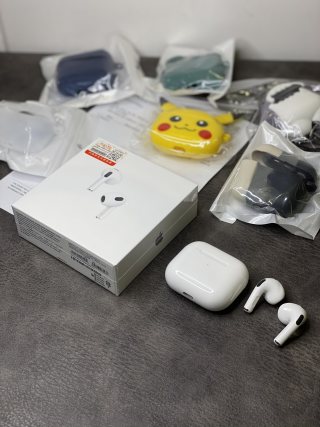 Apple AirPods 3 White Earbuds with Charging Case view 8