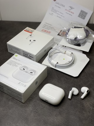 Apple AirPods 3 White Earbuds with Charging Case view 9