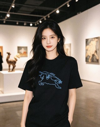 Burberry Equestrian Knight T-Shirt Black view 2