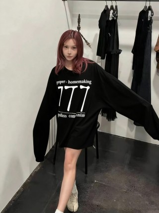 Black Graphic Long Sleeve T-Shirt with '777' Print