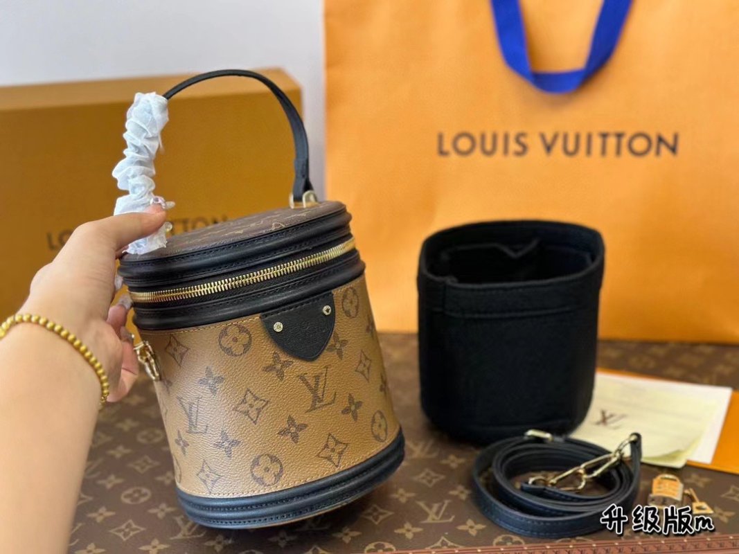 Louis Vuitton Monogram Canvas Bucket Shoulder Bag Navy view