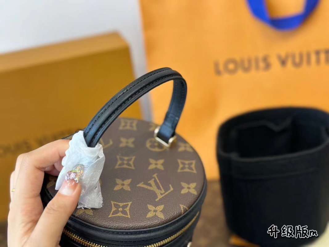 Louis Vuitton Monogram Canvas Bucket Shoulder Bag Navy view