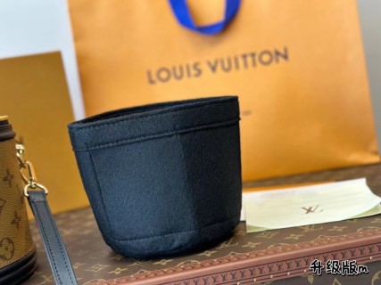 Louis Vuitton Monogram Canvas Bucket Shoulder Bag Navy view 9
