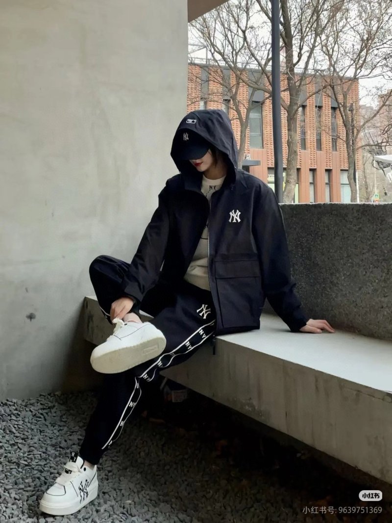 Yankees Black Windbreaker Jacket with White Trim view