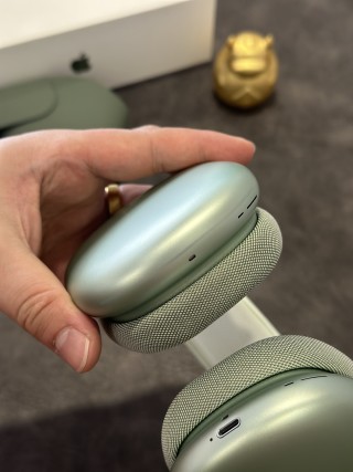Apple AirPods Pro Max Green 1:1 UA Replica view 10