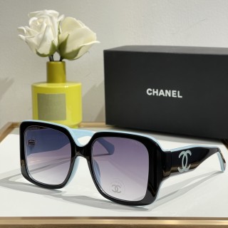 Chanel 6069 Square Sunglasses White/Gold view 3