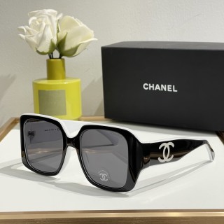 Chanel 6069 Square Sunglasses White/Gold view 6