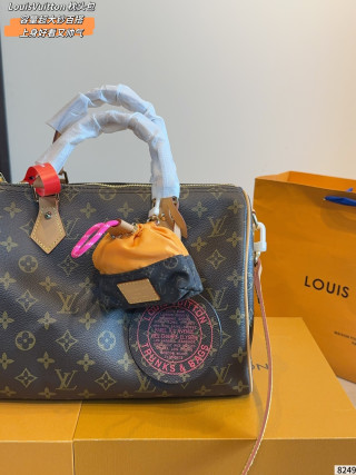 Louis Vuitton Speedy Soft Pillow Bag - Monogram Canvas view 4