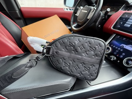 Louis Vuitton Keepall 35 Travel Bag Black Monogram view 7