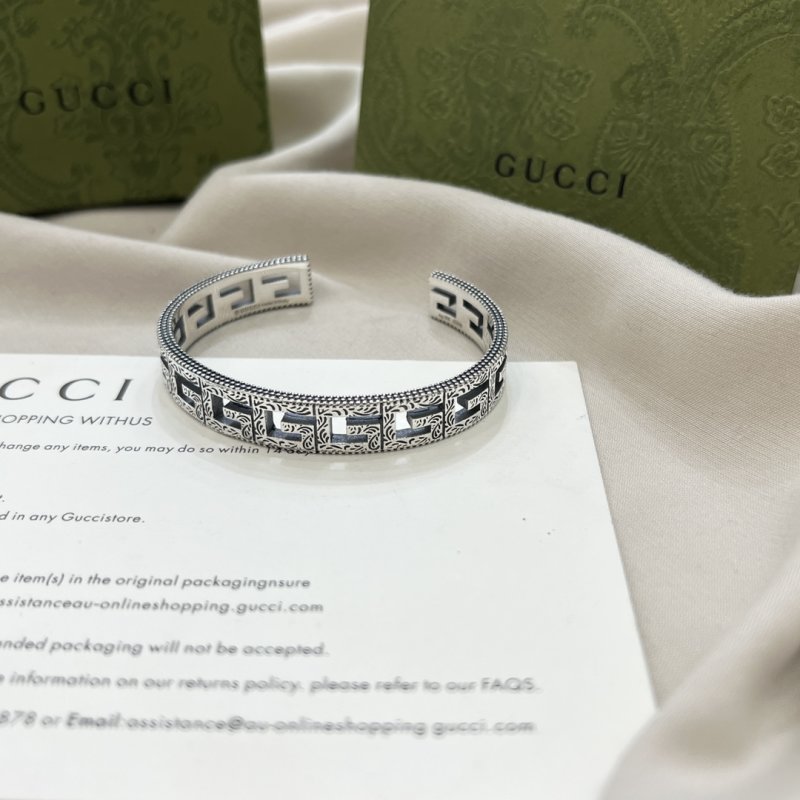 Gucci G Cutout Vintage Wide Silver Bracelet view