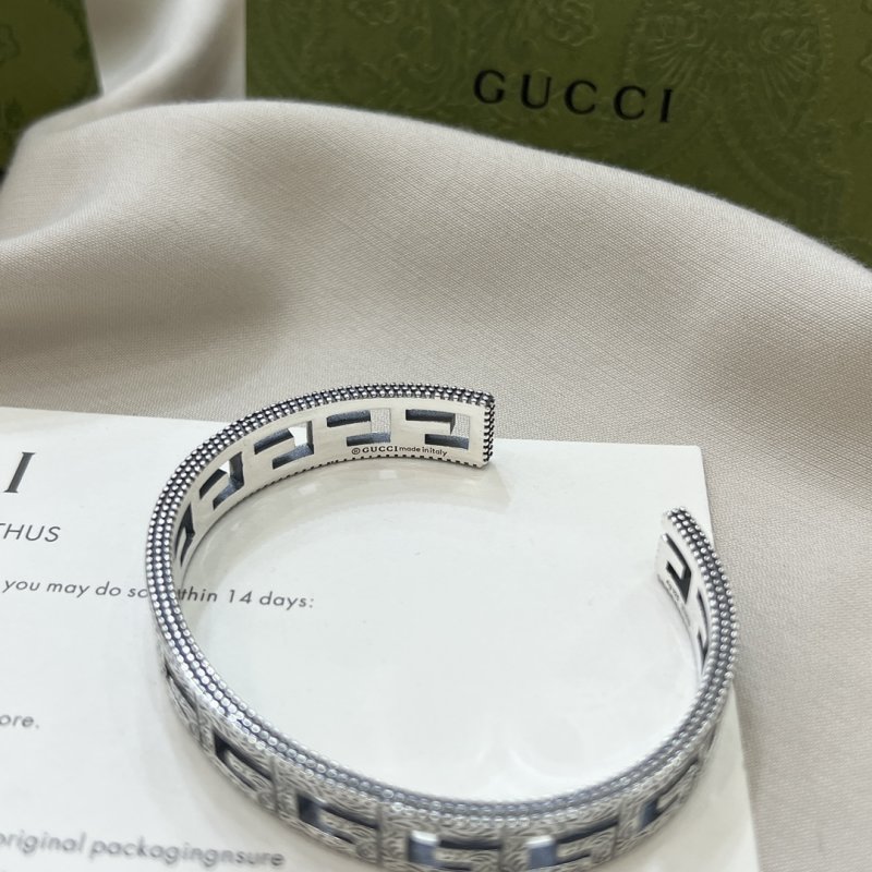 Gucci G Cutout Vintage Wide Silver Bracelet view