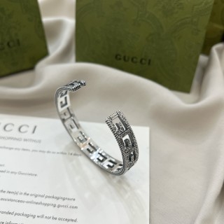 Gucci G Cutout Vintage Wide Silver Bracelet view 6