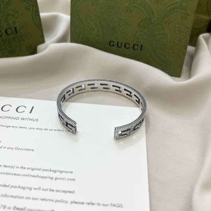 Gucci G Cutout Vintage Wide Silver Bracelet view