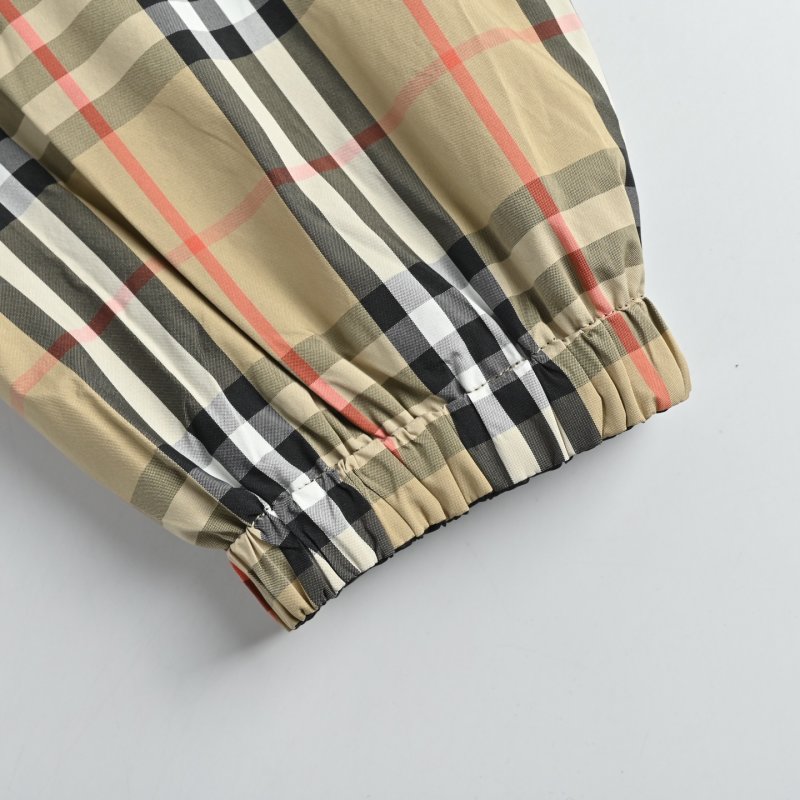 Burberry Vintage Check Hooded Jacket Beige view
