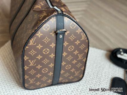 Louis Vuitton Keepall 50cm Monogram Travel Bag view 4
