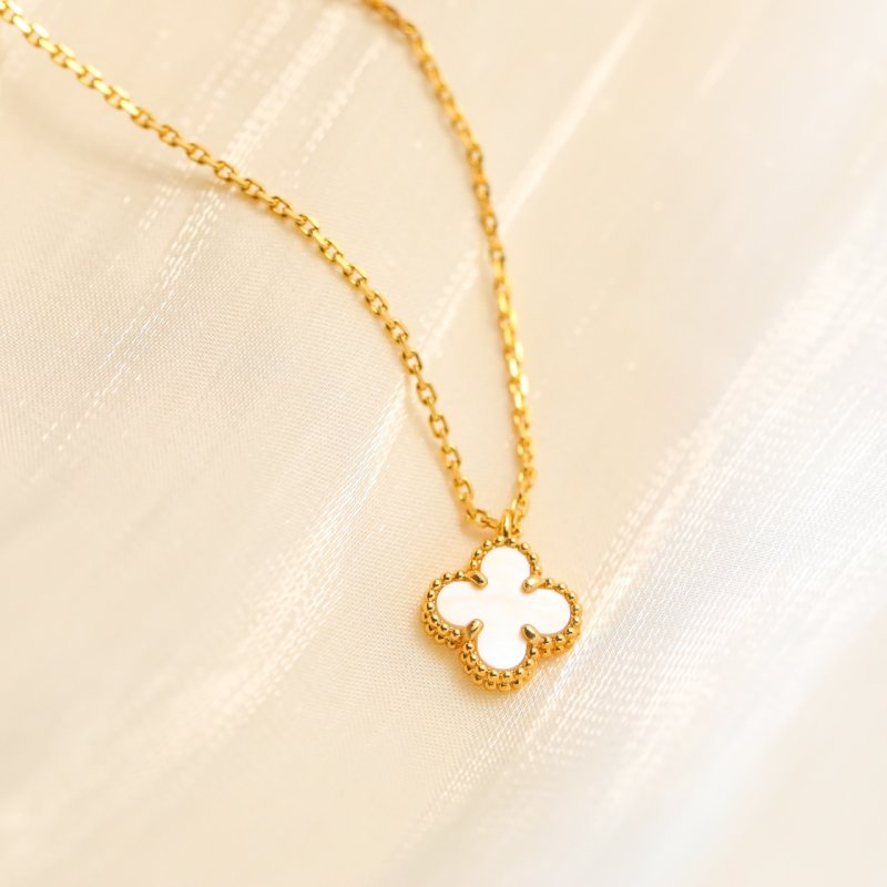 Van Cleef & Arpels Mini Four Leaf Clover Gold Necklace view