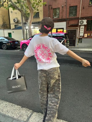 Chrome Hearts White Graphic Logo T-Shirt view 7