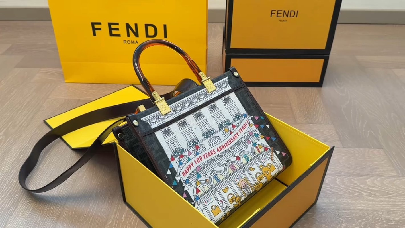 Fendi Peekaboo Anniversary Print Handbag Black