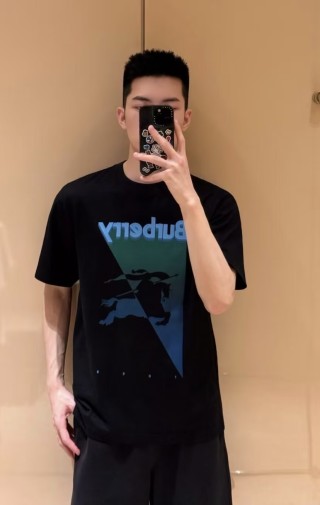 Burberry Black Gradient Graphic T-Shirt view 2