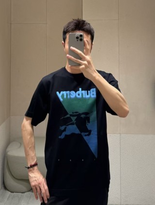 Burberry Black Gradient Graphic T-Shirt view 5