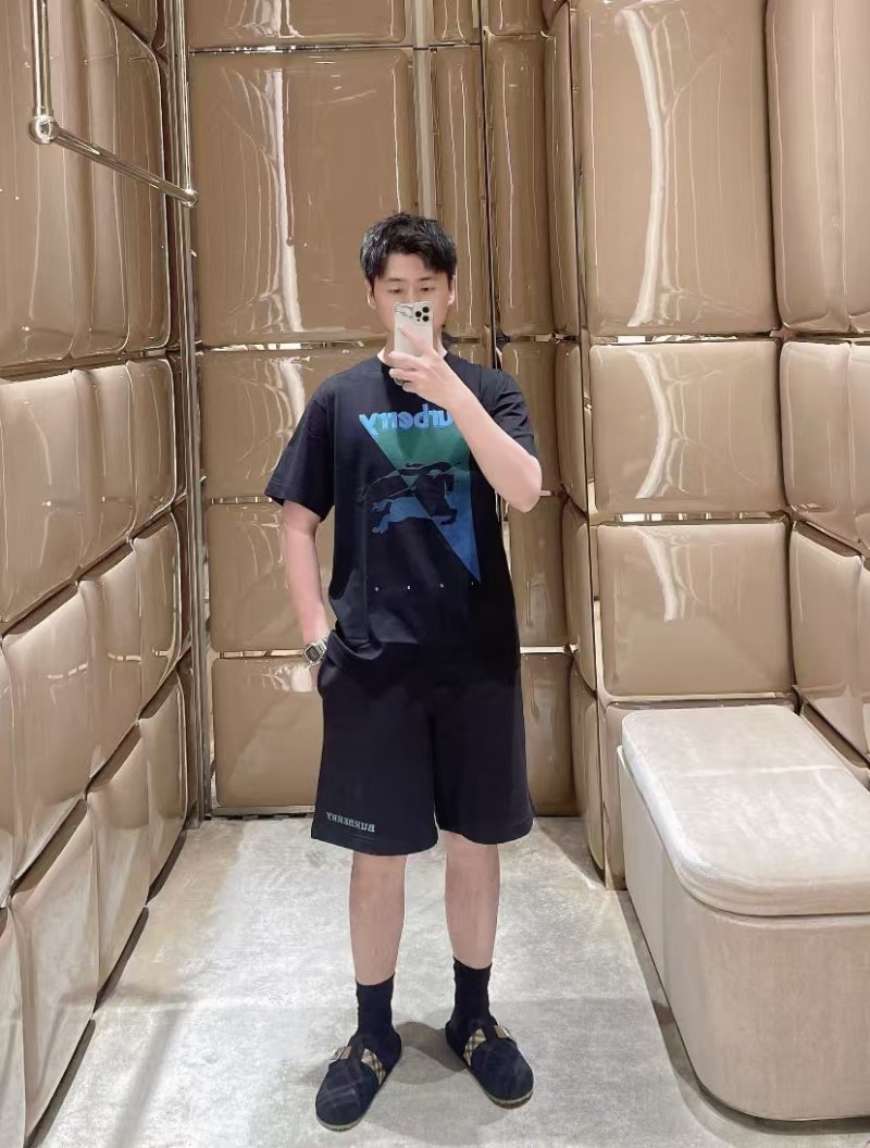 Burberry Black Gradient Graphic T-Shirt view