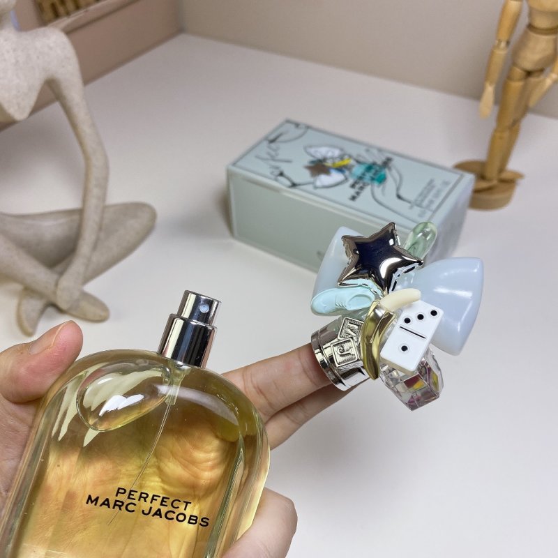 Marc Jacobs Perfect Eau de Toilette 100ml Green view