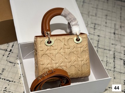 Dior Lady Diorquake Quilted Beige Handbag view 3
