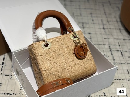 Dior Lady Diorquake Quilted Beige Handbag view 6