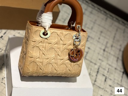 Dior Lady Diorquake Quilted Beige Handbag view 7