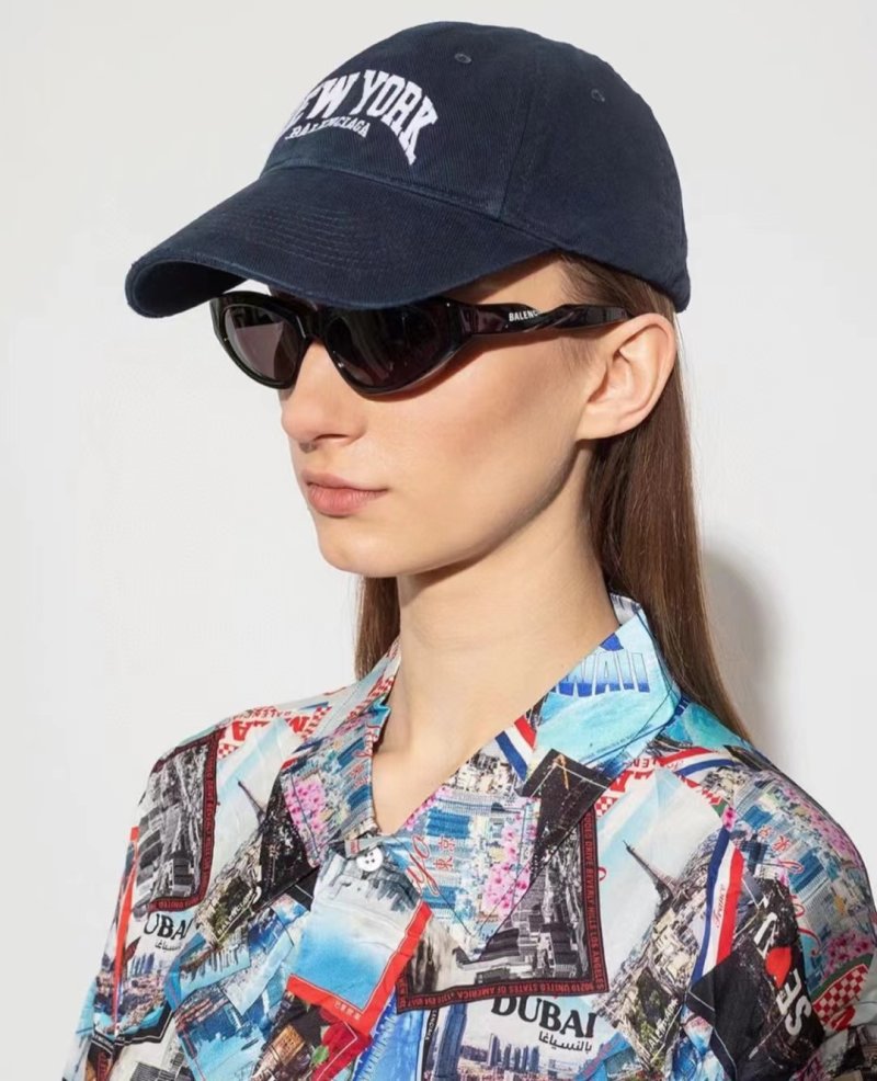 Balenciaga Cat Eye Logo Sunglasses - Black view