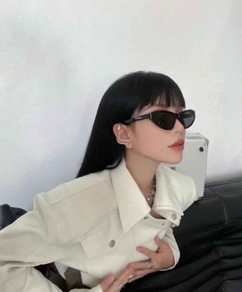 Balenciaga Cat Eye Logo Sunglasses - Black view