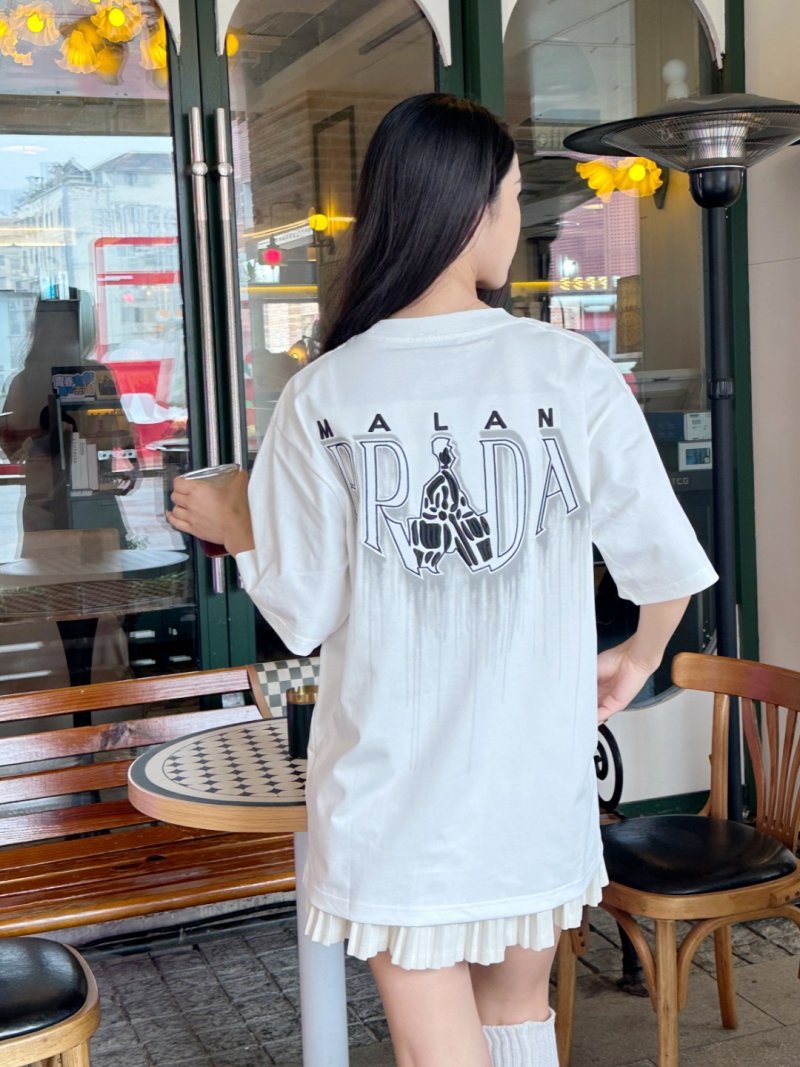 White Short Sleeve T-Shirt with Minimalist Line Graphic Print view