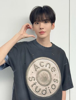 Acne Studios Oversized Black Graphic T-Shirt view 9