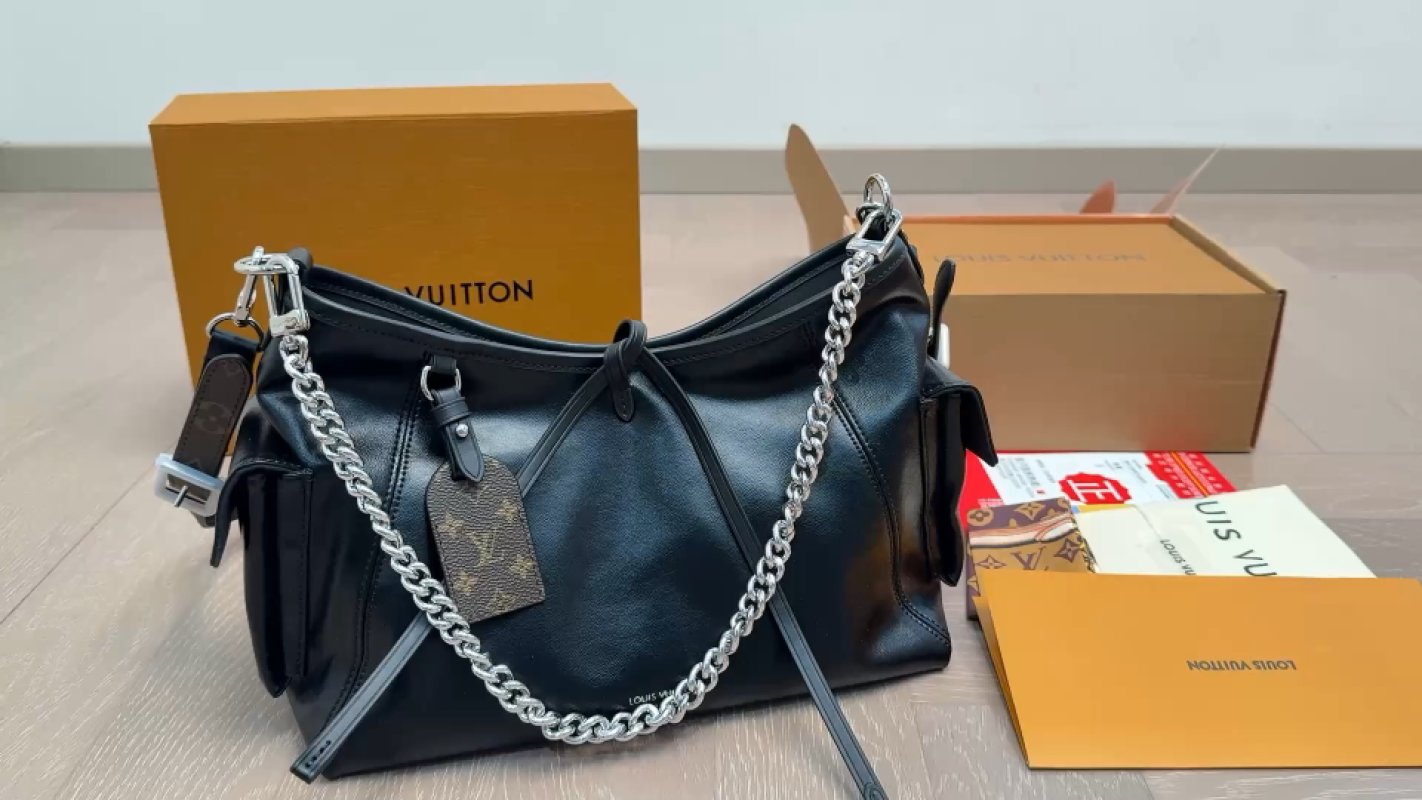 Louis Vuitton Black Leather Chain Shoulder Bag