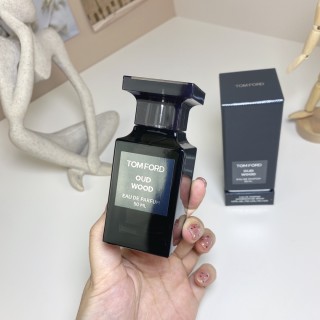 Tom Ford Oud Wood Eau de Parfum 50ml view 2