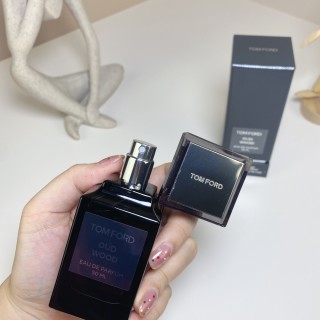 Tom Ford Oud Wood Eau de Parfum 50ml view 5