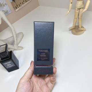Tom Ford Oud Wood Eau de Parfum 50ml view 6
