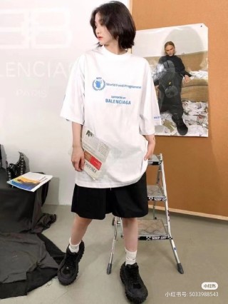 Balenciaga World Food Programme White T-Shirt view 6