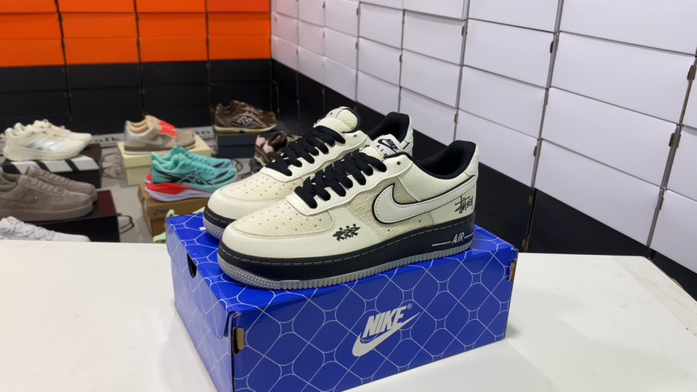 Nike Air Force 1 '07 Low Cream Black Collaboration Sneaker