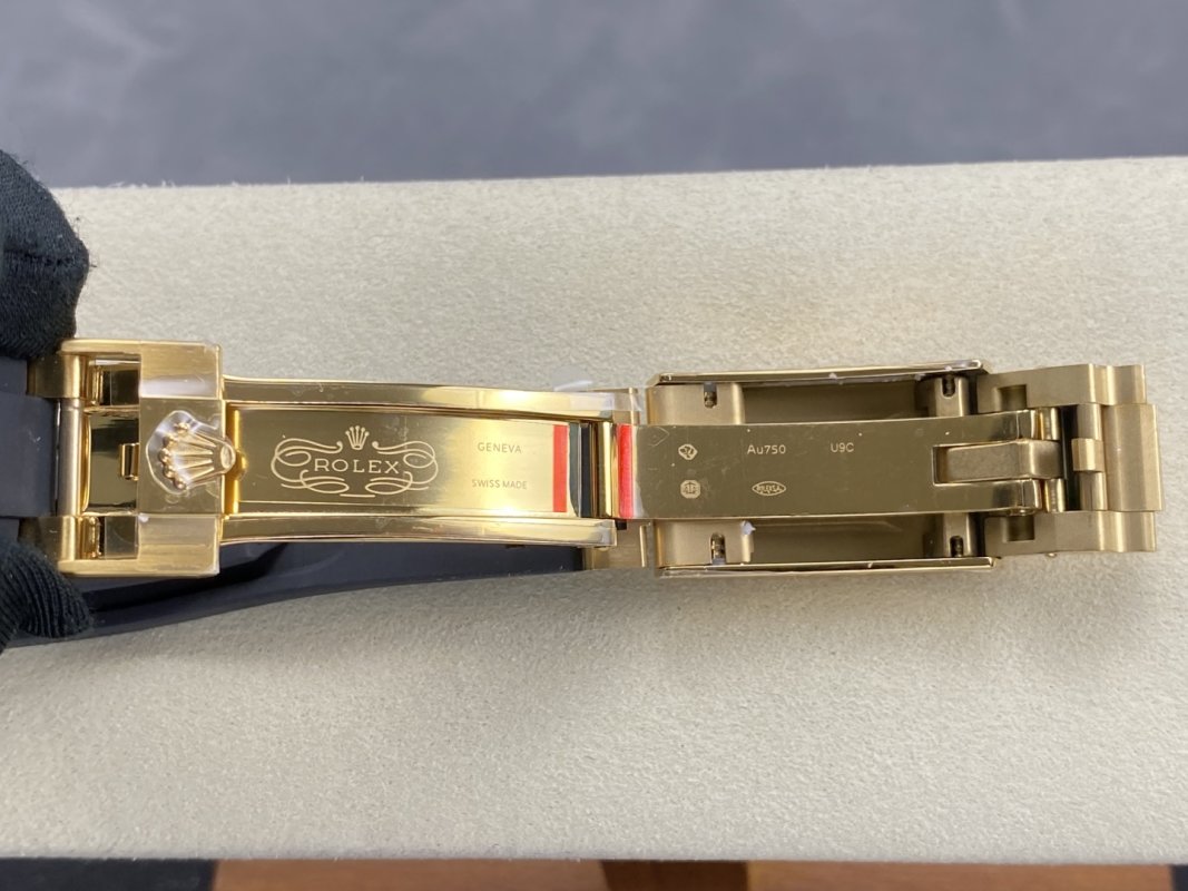 Rolex Cosmograph Daytona Gold Chronograph Replica Watch view