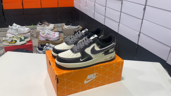 Nike Air Force 1 '07 Low Black Cream Replica Sneaker