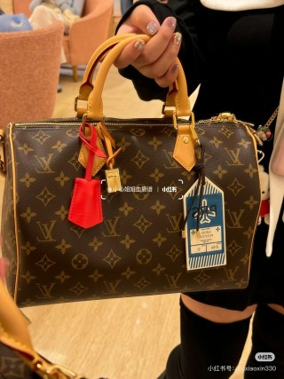 Louis Vuitton Speedy 30 Monogram Canvas Handbag - Brown view 4