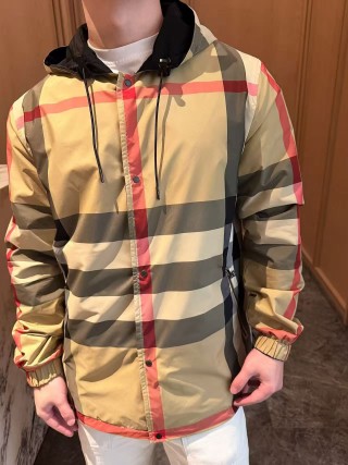Burberry Nova Check Windbreaker Jacket Beige Red