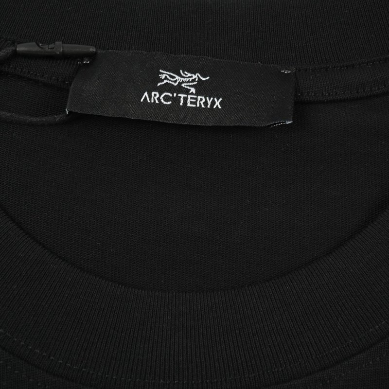 Arc'teryx Logo Print Long Sleeve T-Shirt Black view
