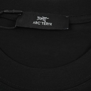 Arc'teryx Logo Print Long Sleeve T-Shirt Black view 4