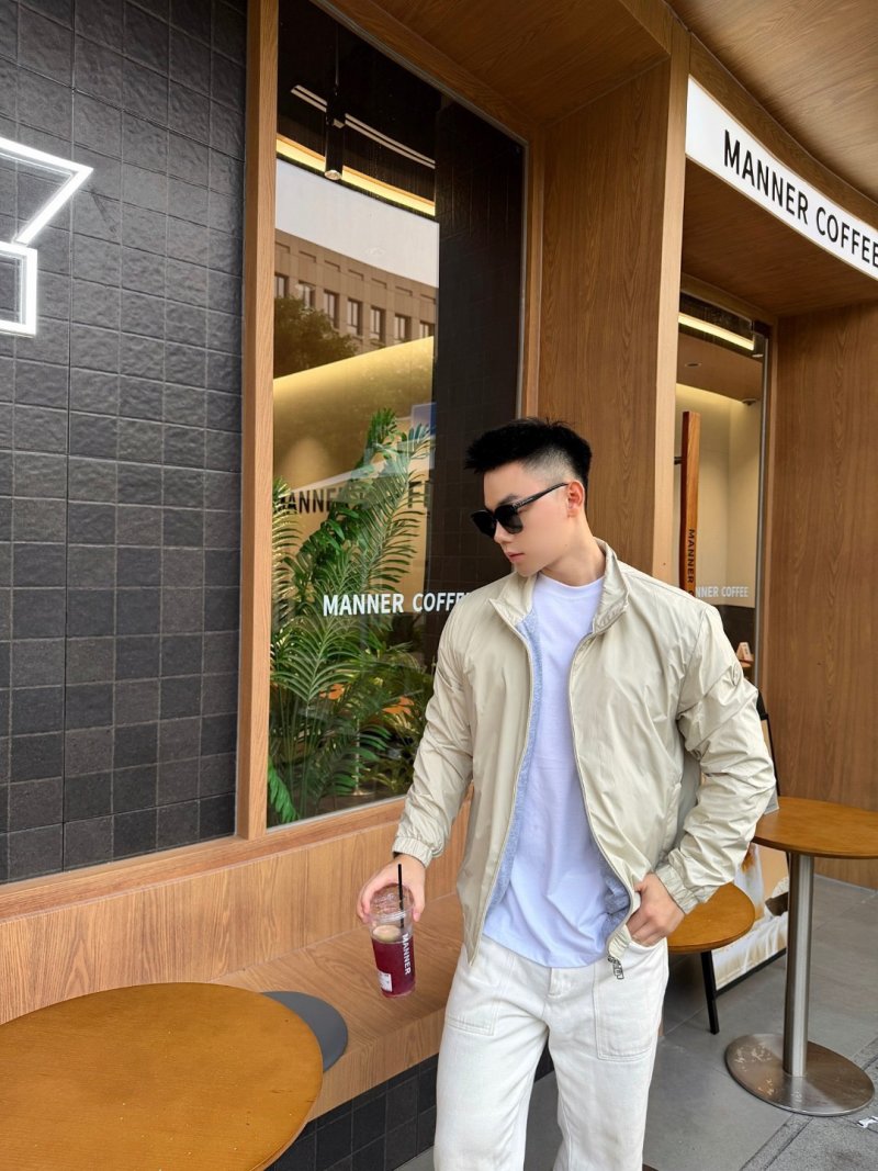 Nike Beige Windbreaker Jacket Replica - Lightweight Full Zip view