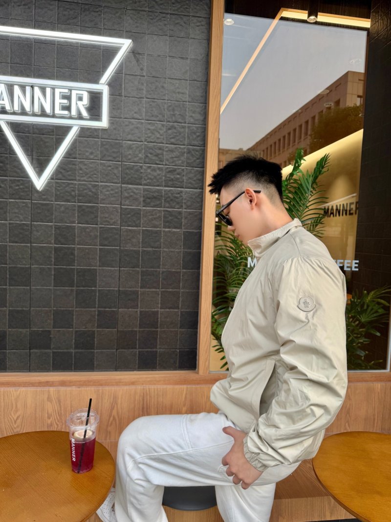 Nike Beige Windbreaker Jacket Replica - Lightweight Full Zip view