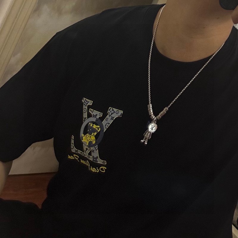 Louis Vuitton LV Replica Silver Pendant Chain Necklace - Unisex view
